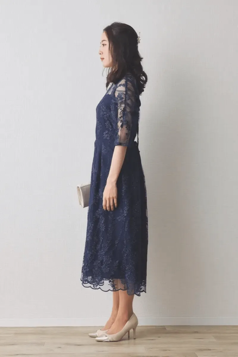 ネイビーの花柄刺繍ミディ丈ドレス