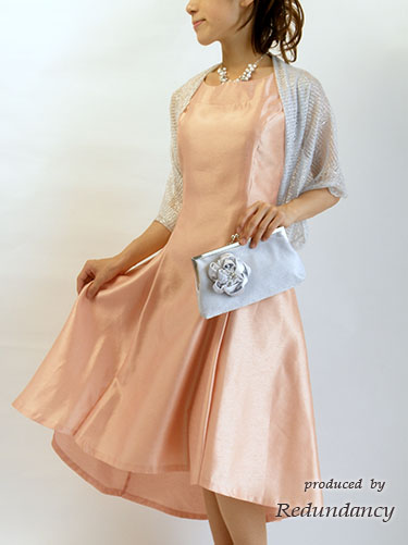 ビンクのフィッシュテールサテンドレス