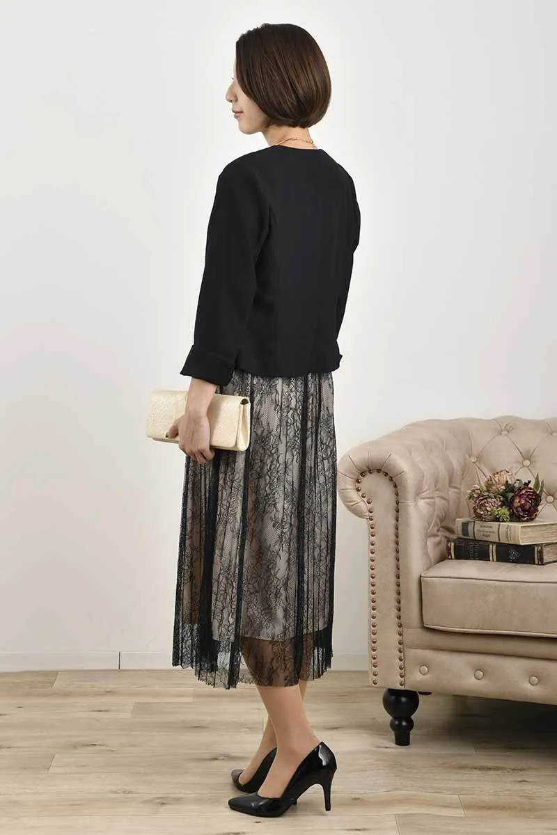 ブラックのレースプリーツVネックドレス