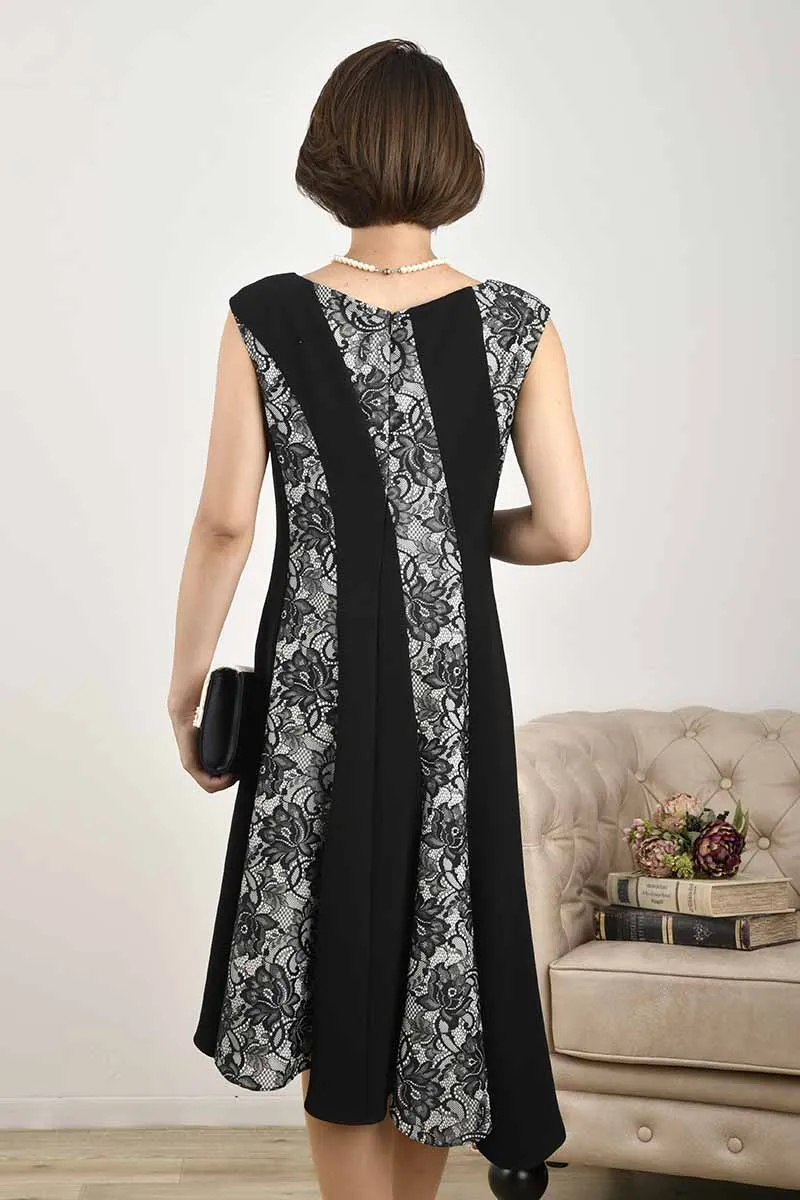 ブラックのレース切替ミディドレス