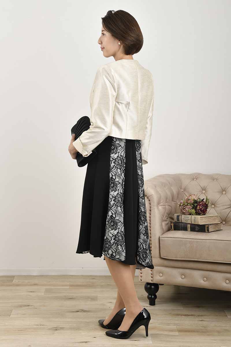 ブラックのレース切替ミディドレス