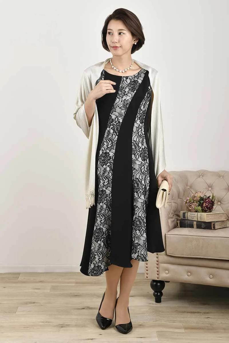 ブラックのレース切替ミディドレス