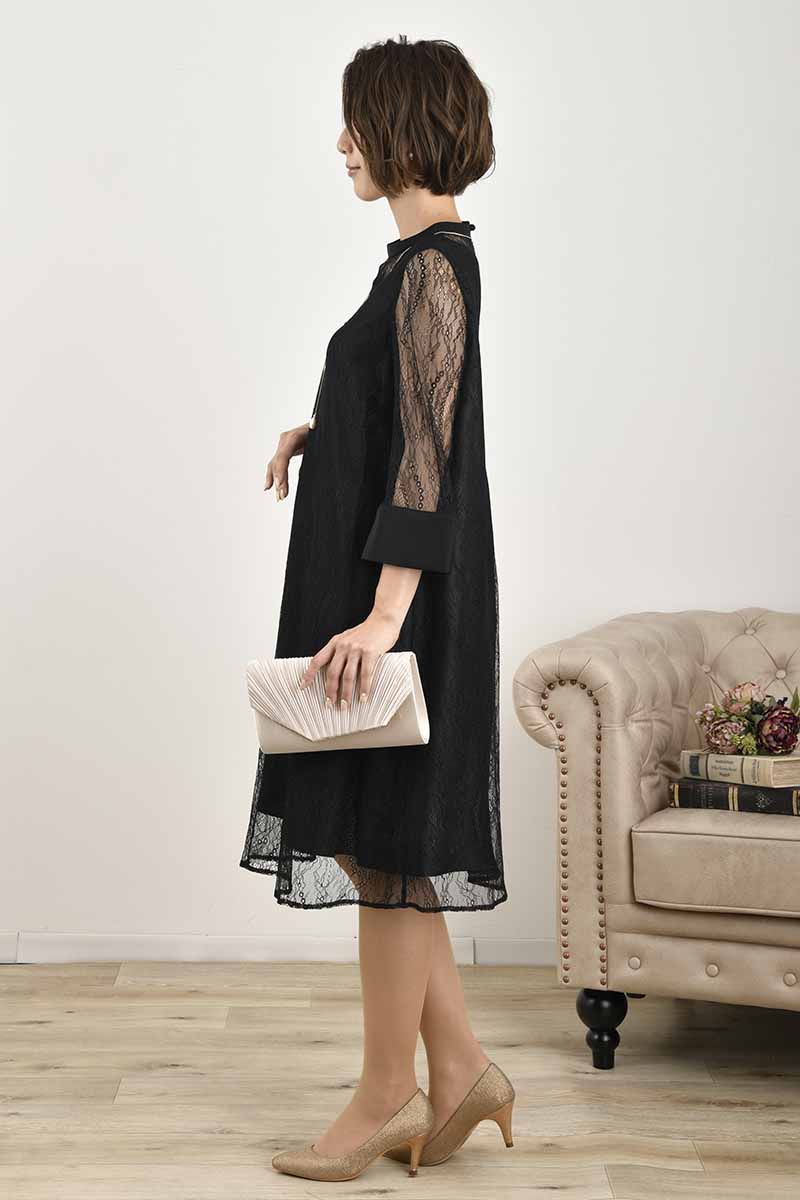 ブラックのシアーレースAラインドレス