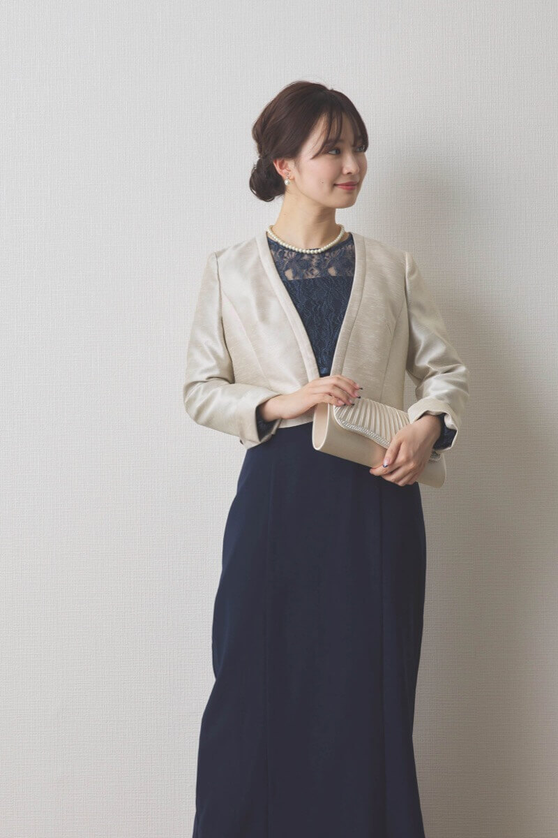 ネイビーのレースブラウス付きタイトラインドレス