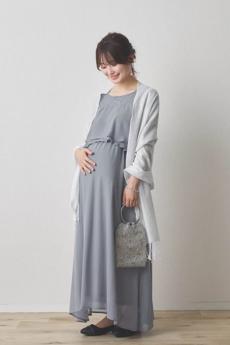 ライトグレーの授乳口付スリットスリーブドレス