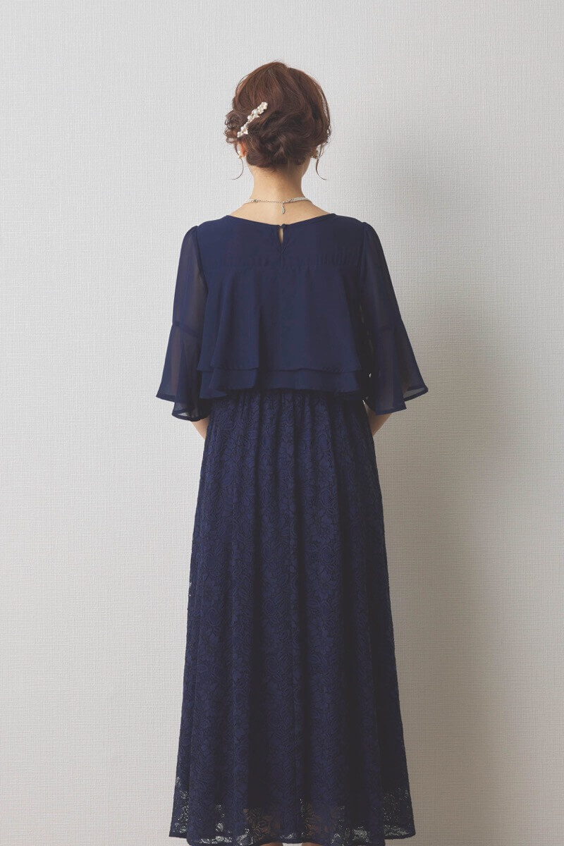 ネイビーの授乳口付きレーススカートドレス