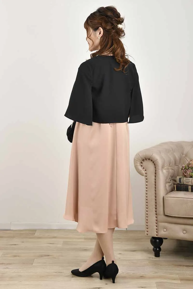 ピンクのデコルテレースAラインドレス