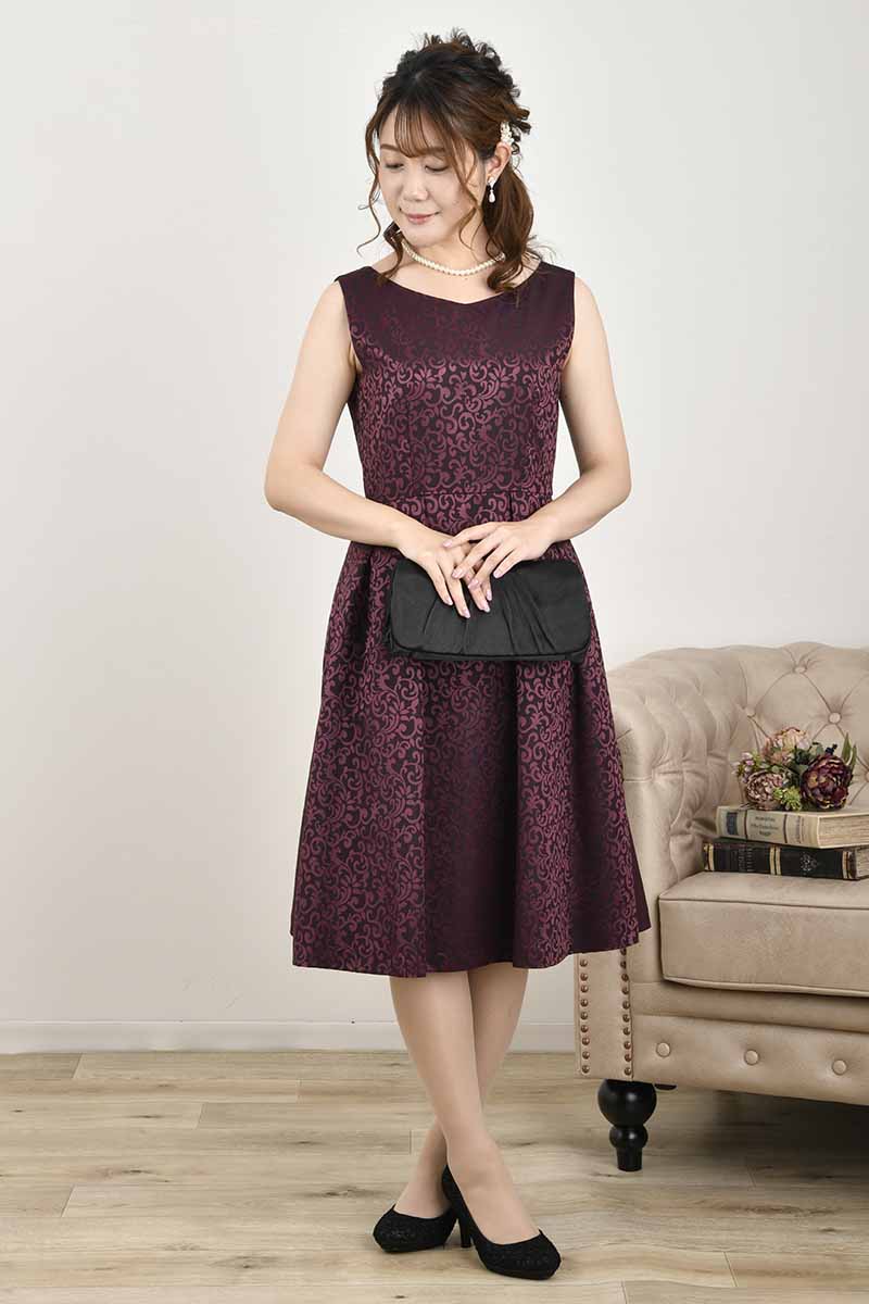 ワインレッドの2wayネックジャガードドレス