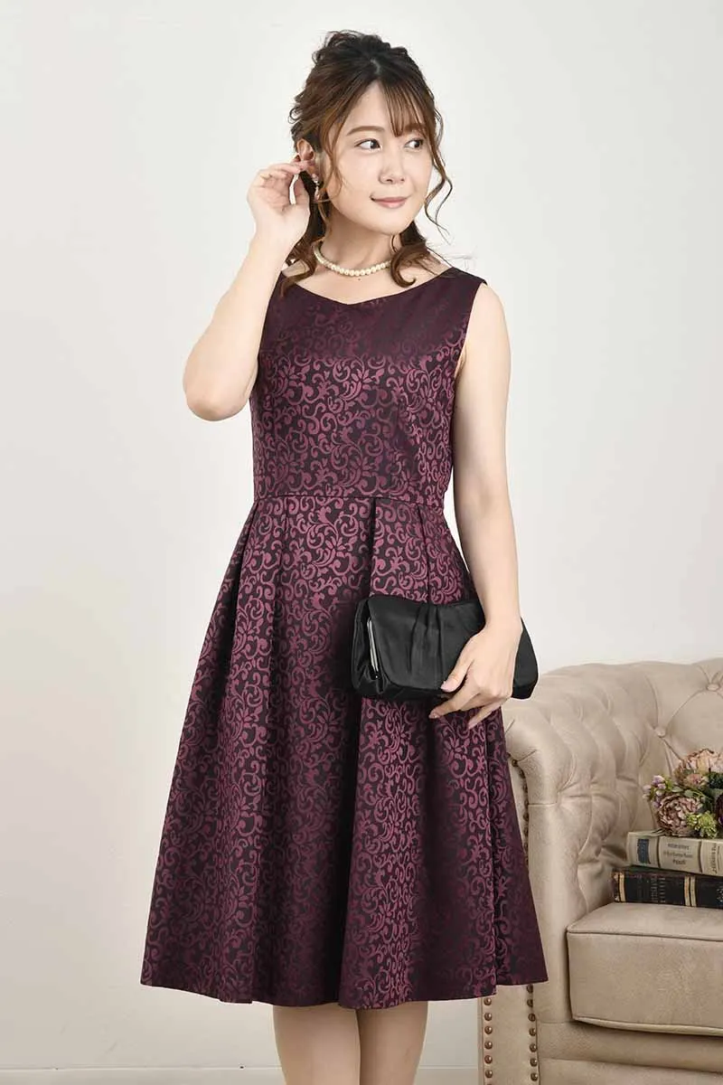 ワインレッドの2wayネックジャガードドレス