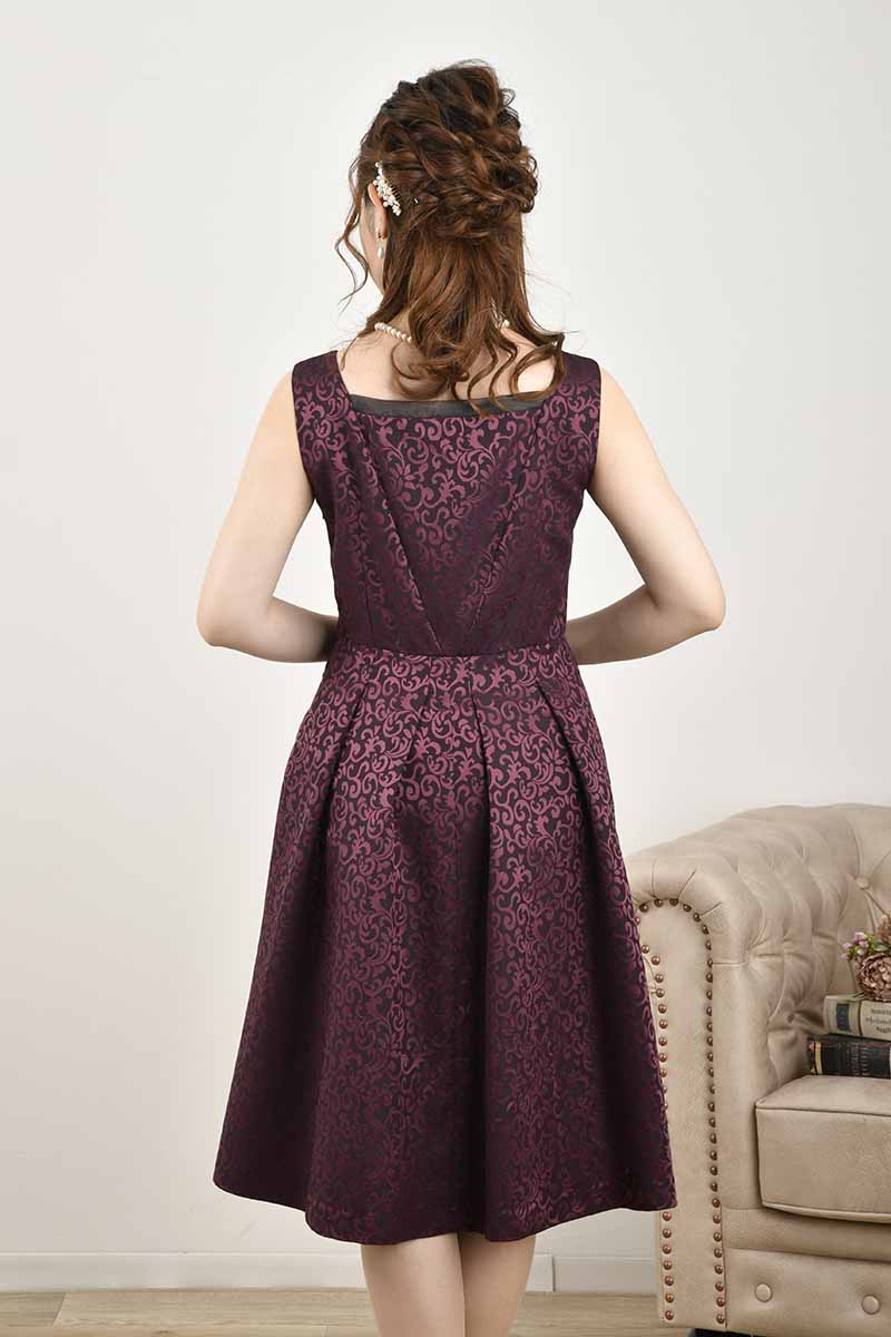 ワインレッドの2wayネックジャガードドレス