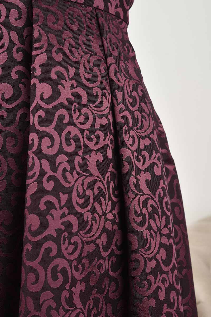 ワインレッドの2wayネックジャガードドレス