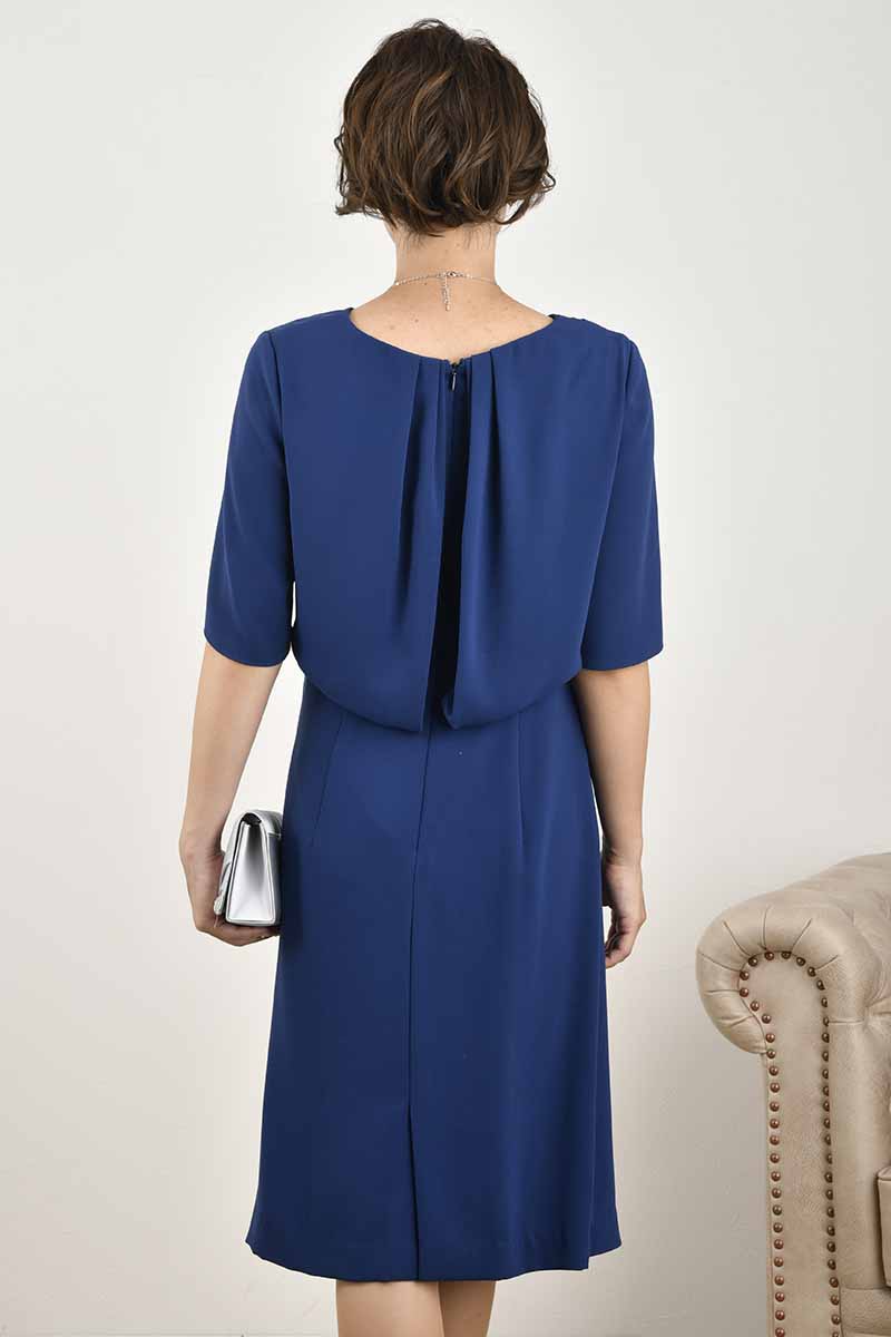 ブルーのゆったりスリーブドレープドレス