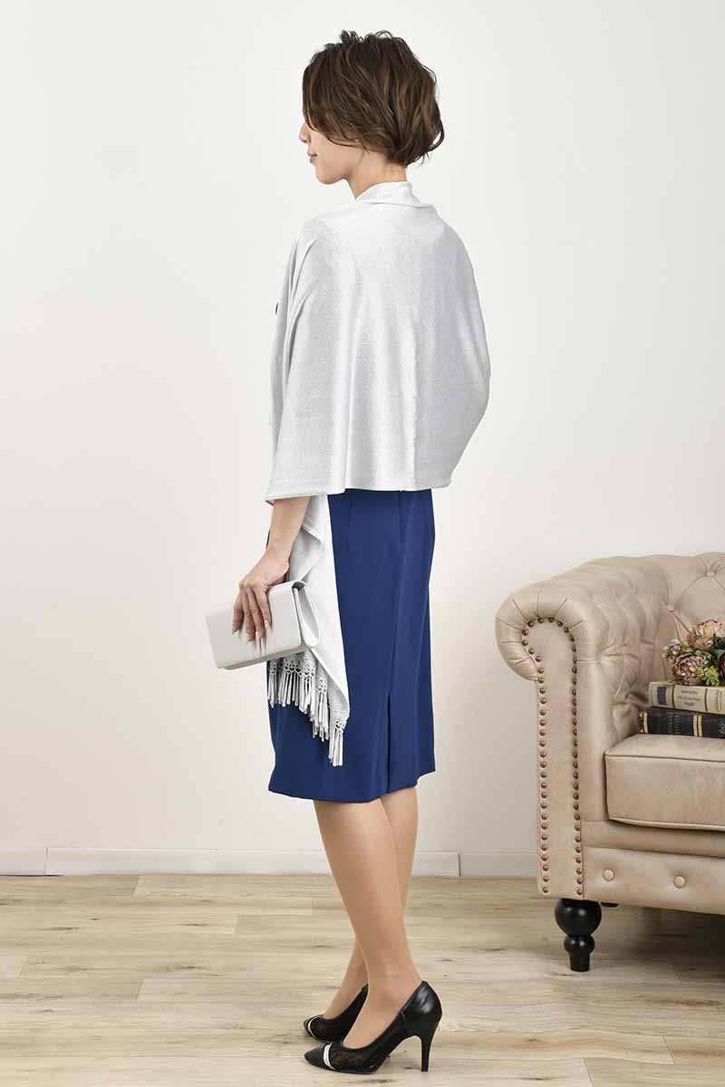 ブルーのゆったりスリーブドレープドレス