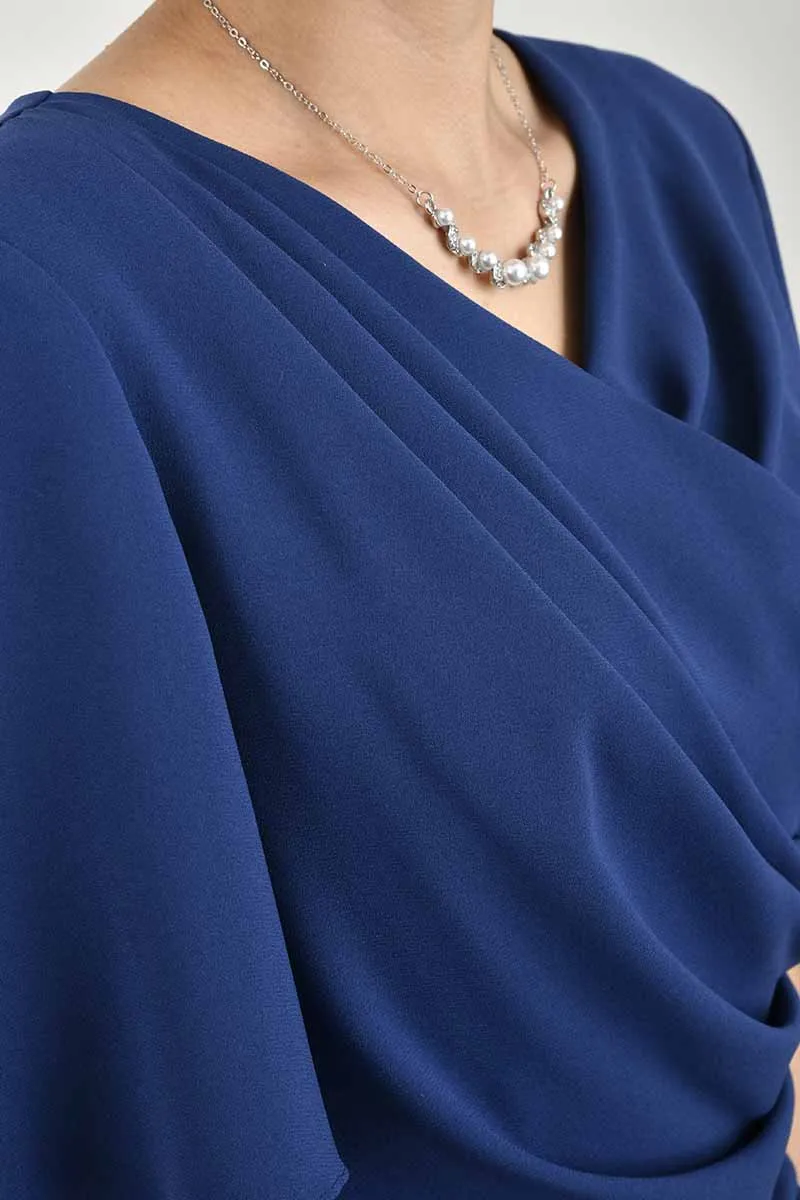 ブルーのゆったりスリーブドレープドレス