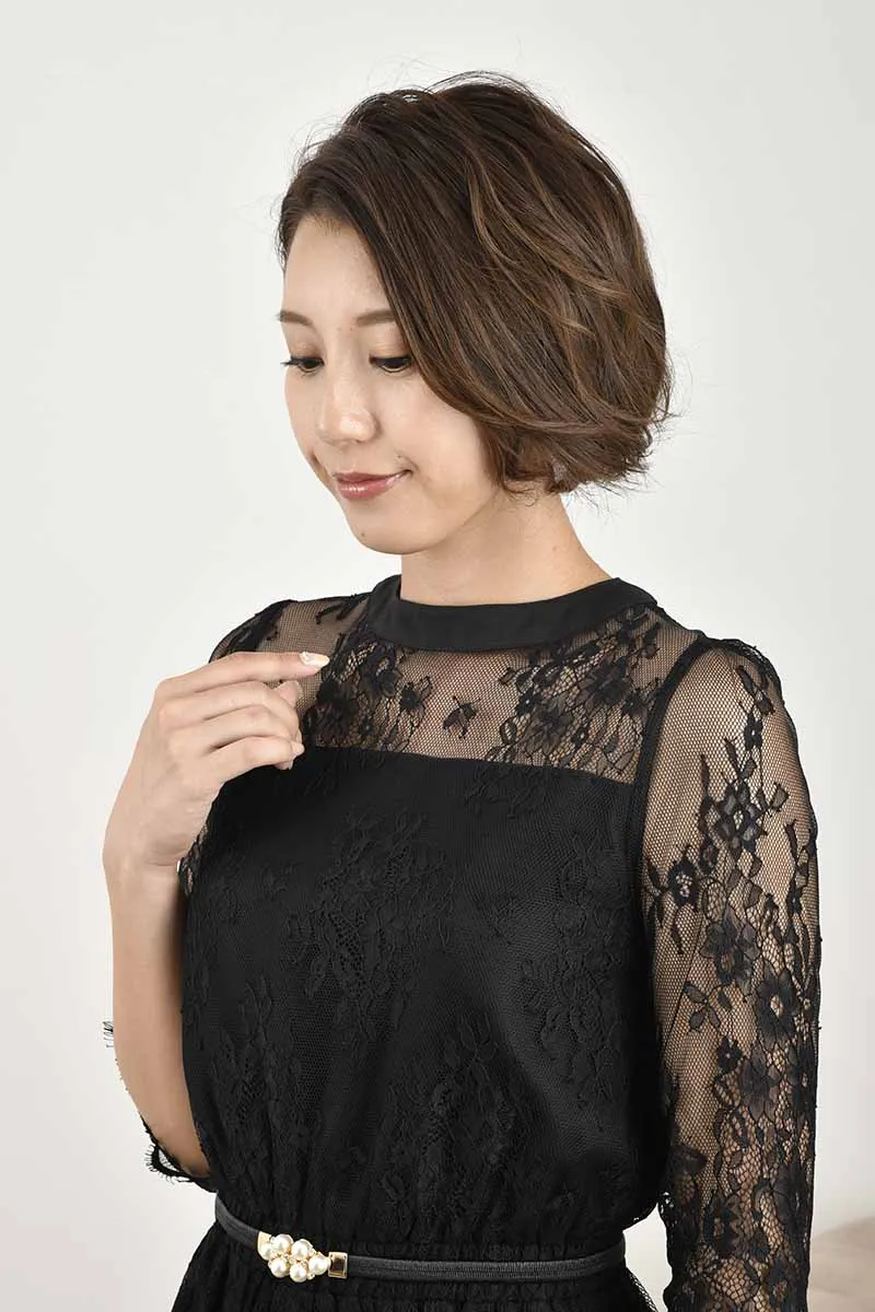 ブラックのクラシカルミックスレースドレス