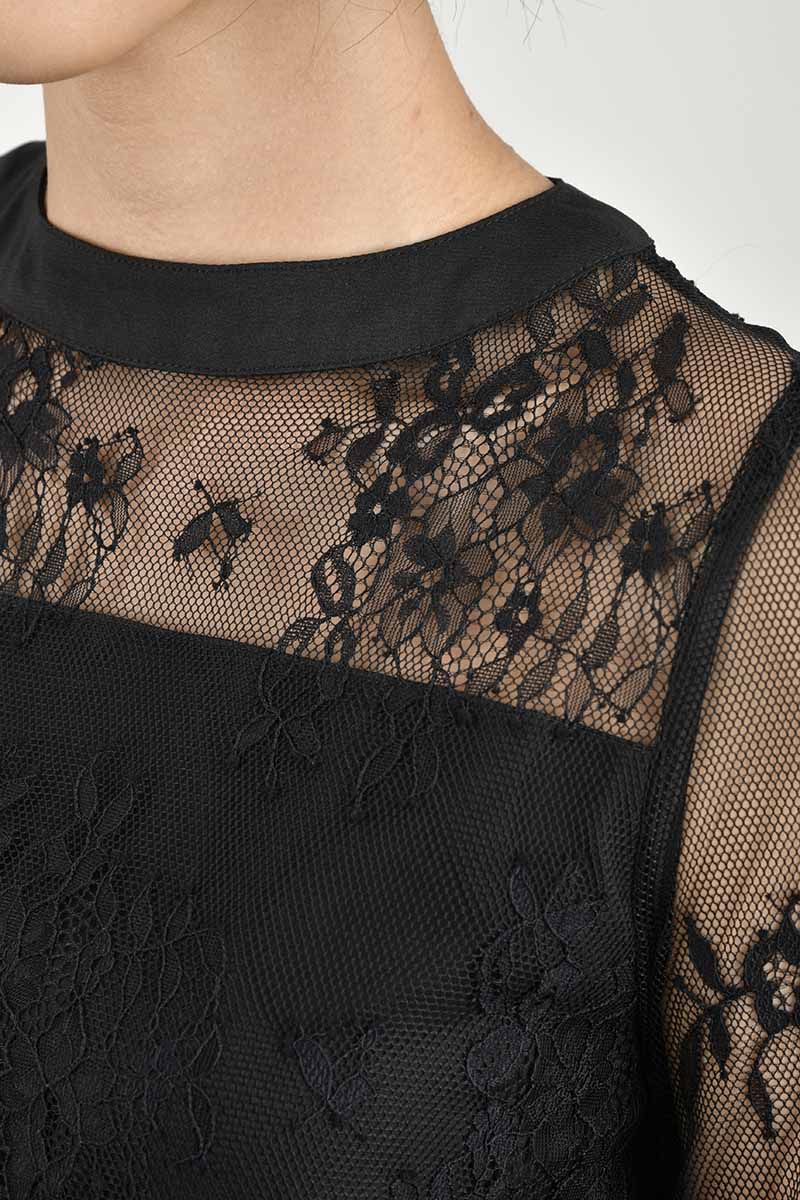 ブラックのクラシカルミックスレースドレス