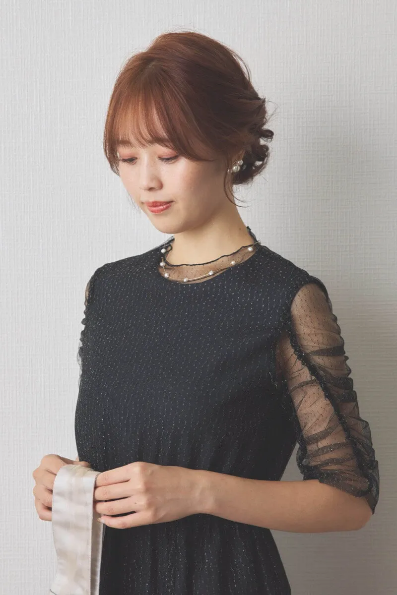 ブラックのシャイニーチュールドレス