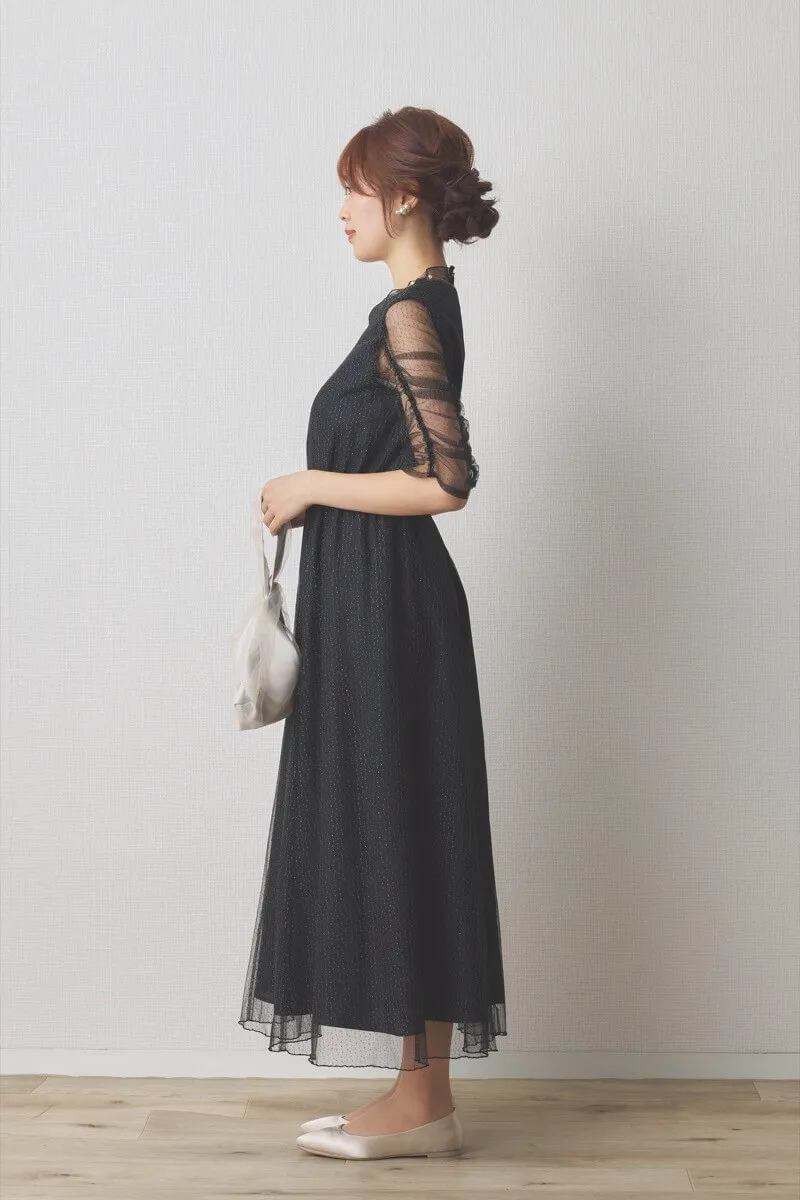 ブラックのシャイニーチュールドレス