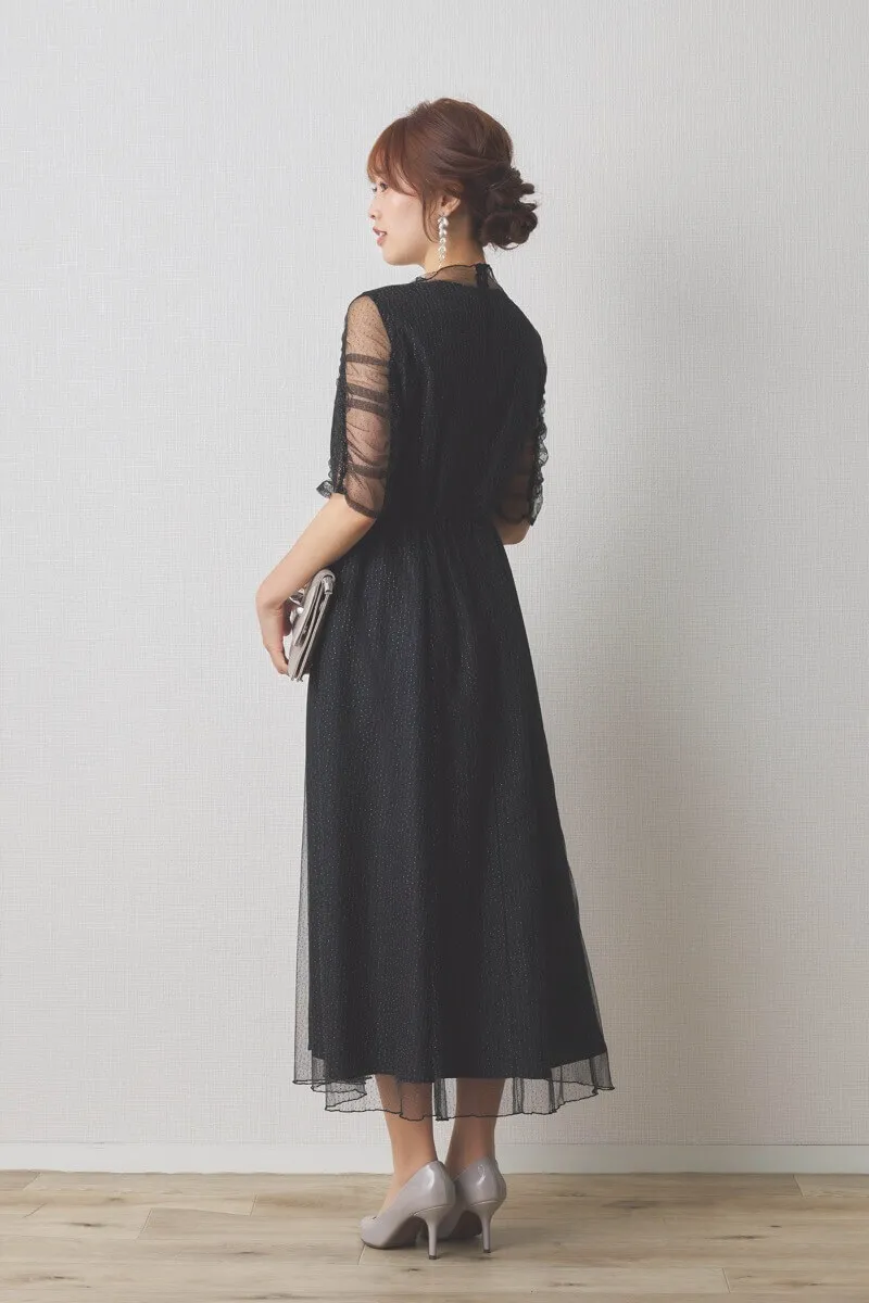 ブラックのシャイニーチュールドレス