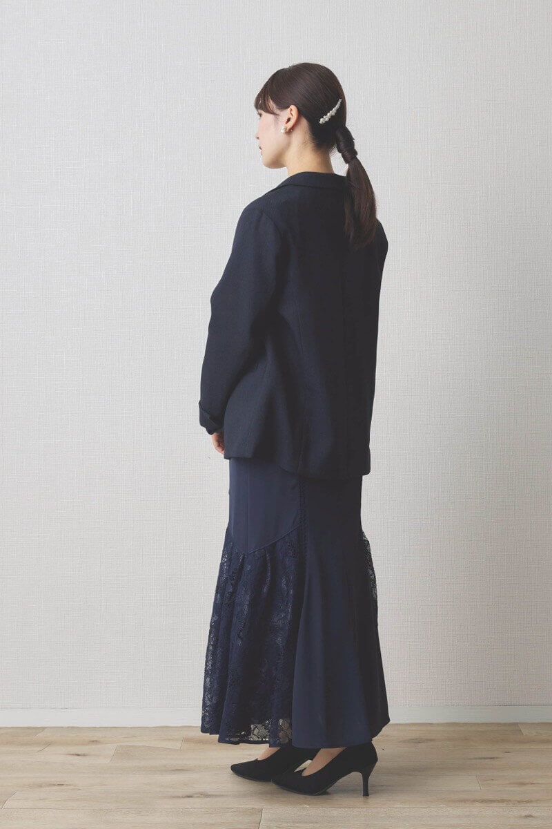 ネイビーのスイッチングレースマーメイドドレス