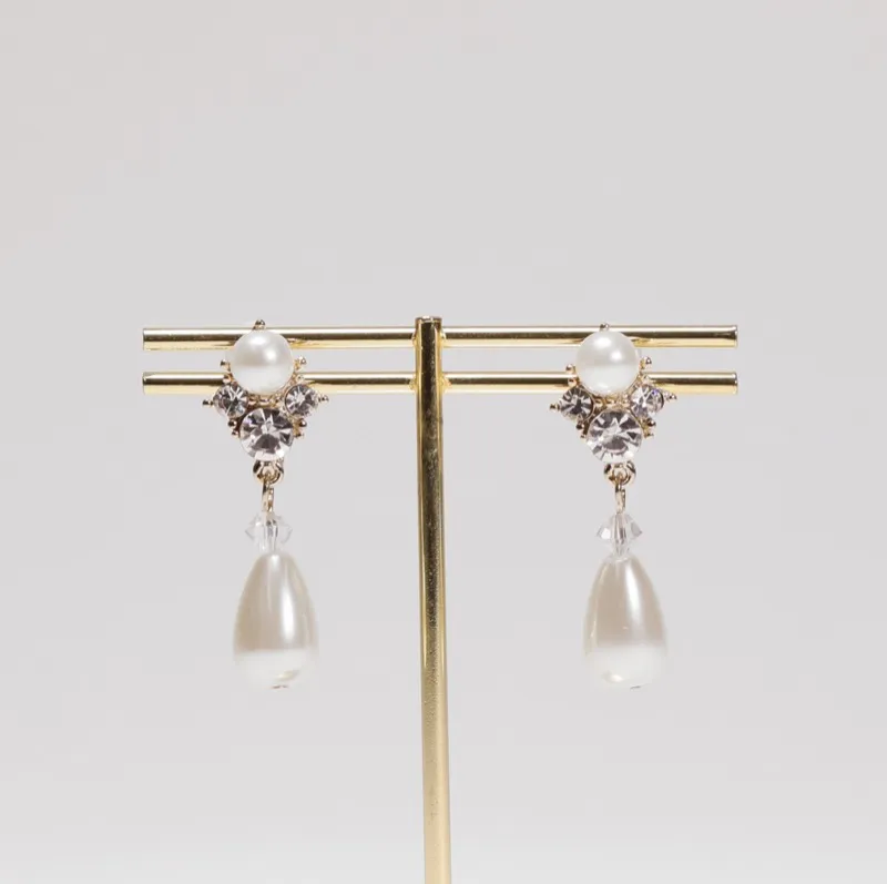 しずくパールイヤリング