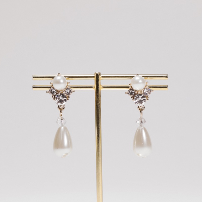 しずくパールイヤリング