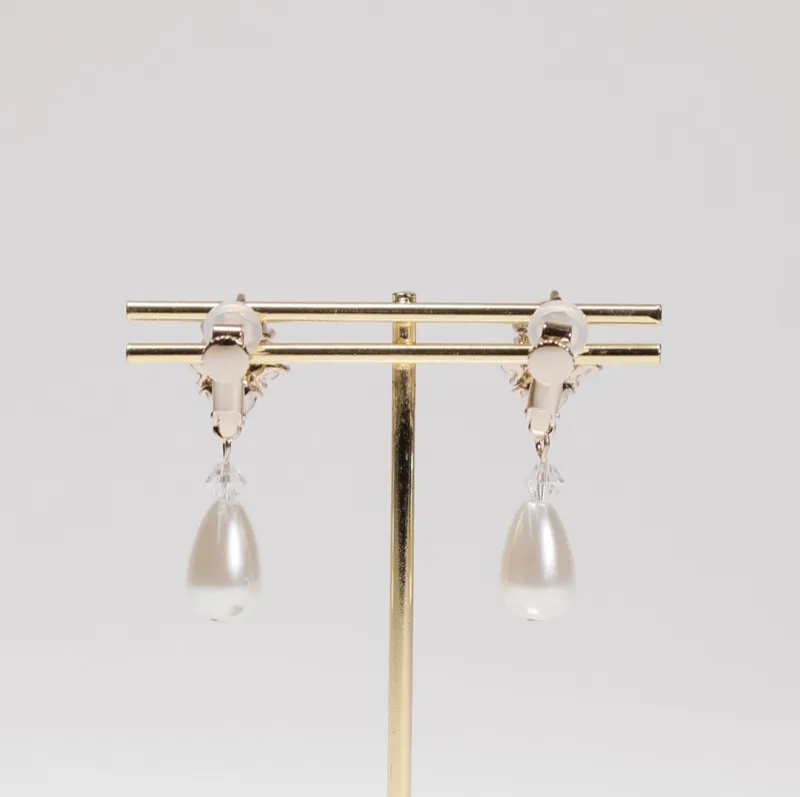 しずくパールイヤリング