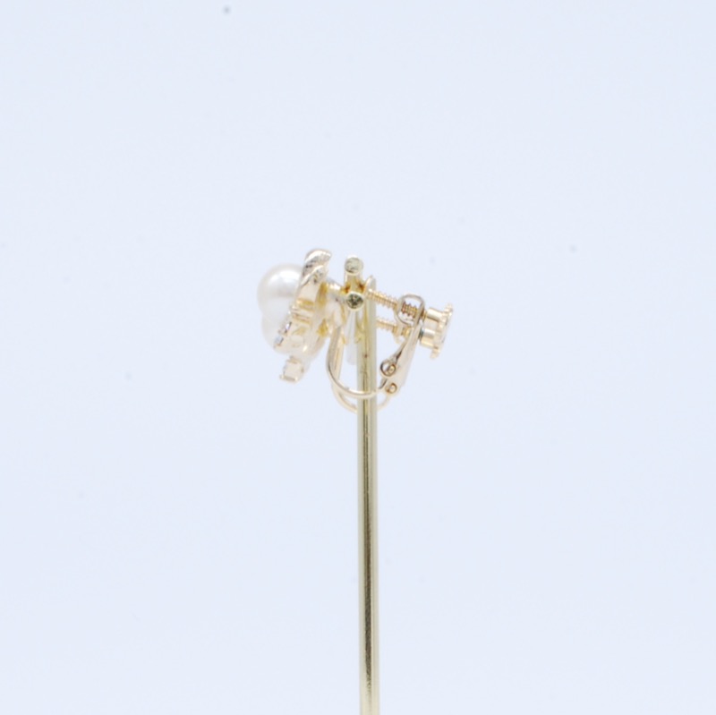 ポイントビジューのパールイヤリング(ゴールド)