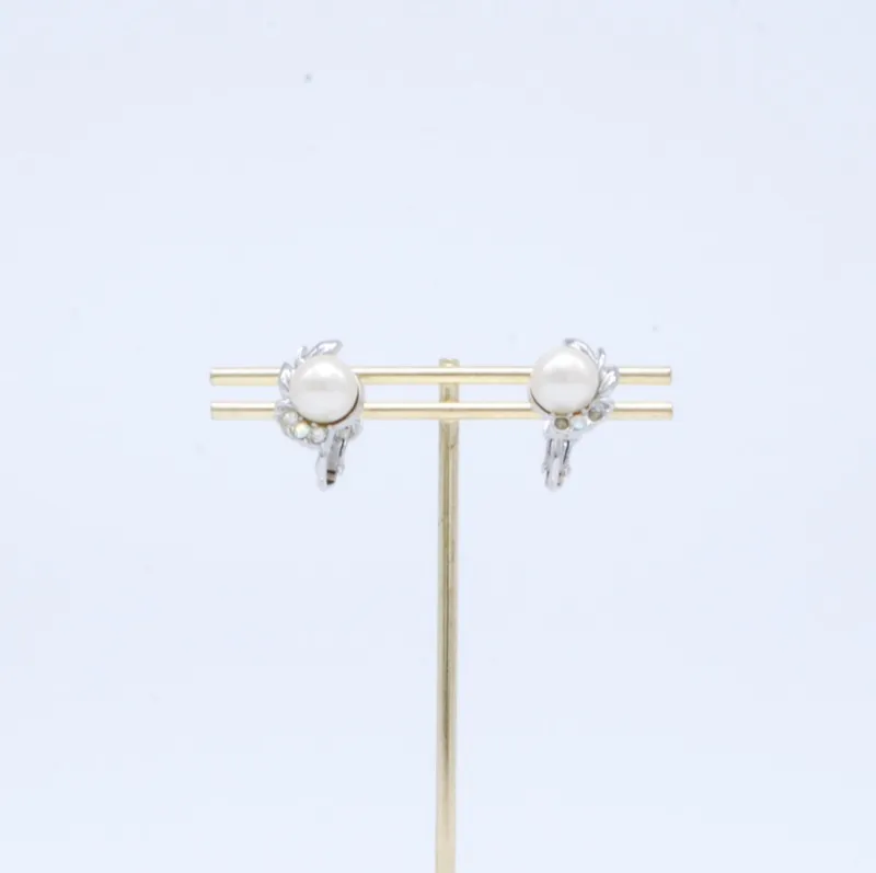 ポイントビジューのパールイヤリング(シルバー)