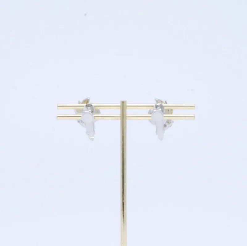 ポイントビジューのパールイヤリング(シルバー)