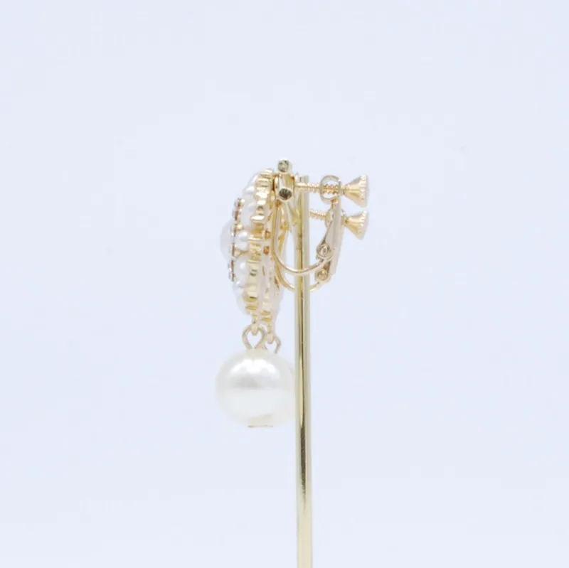 フラワーモチーフイヤリング