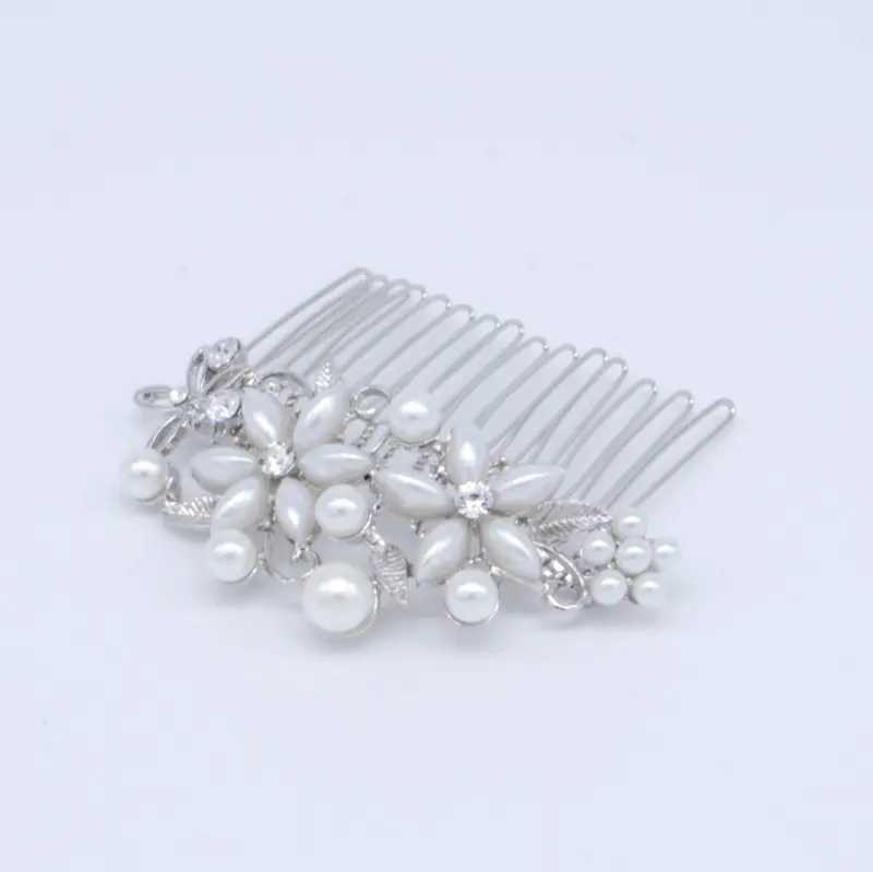 シルバーのフラワーコーム