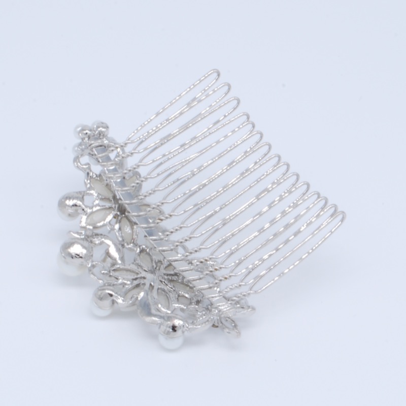 シルバーのフラワーコーム