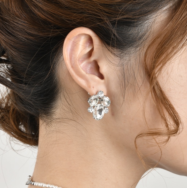 ビジュー付きイヤリング(シルバー)