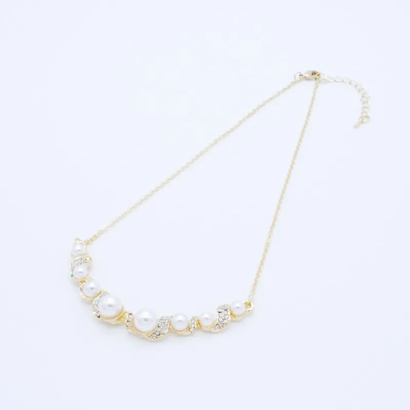 パールとビジューのツイストネックレス(ゴールド)