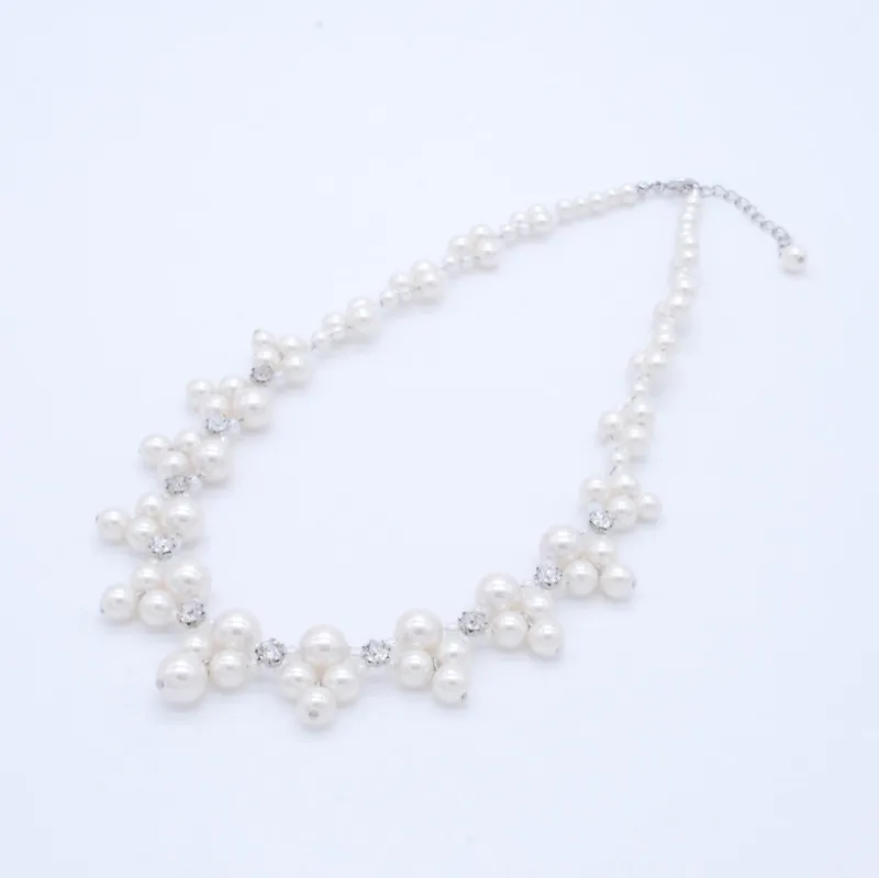 トライアングルパールネックレス