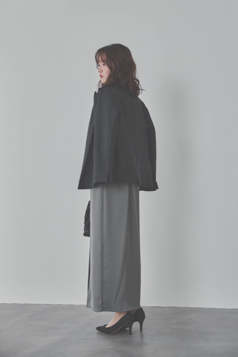 ブルーのチュールフリルアシンメトリードレス