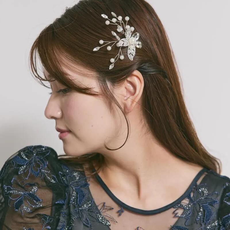 シルバーのクリスタルブルームヘアピン