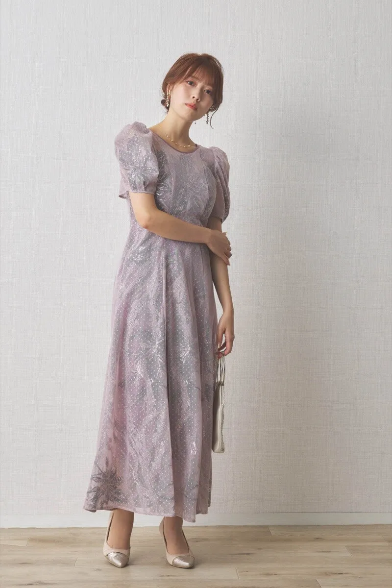 ラベンダーのバックオープンチュールドレス