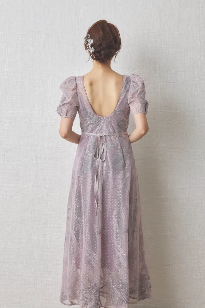 ラベンダーのバックオープンチュールドレス