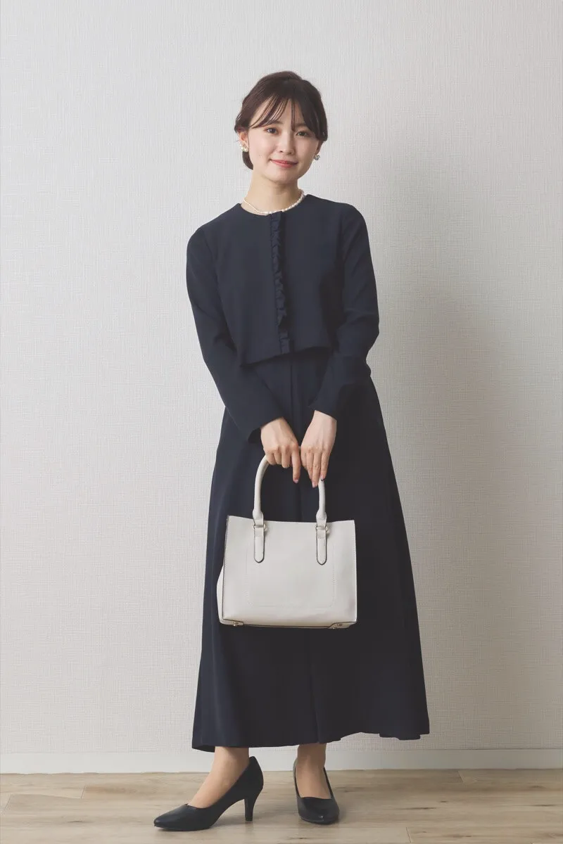 ネイビーのフリル付きボレロセレモニースーツセット