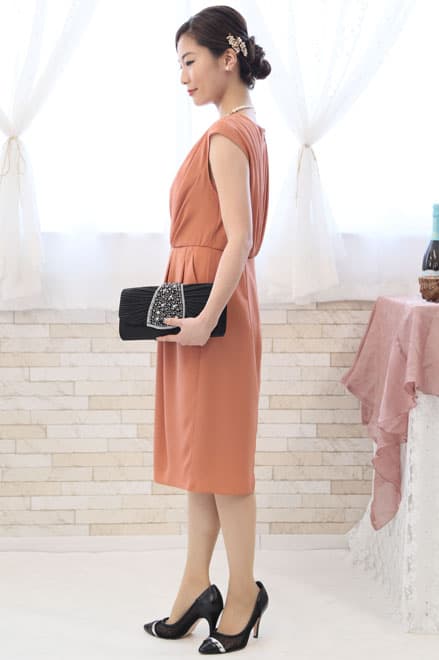 オレンジのカシュクール風タック入りドレス
