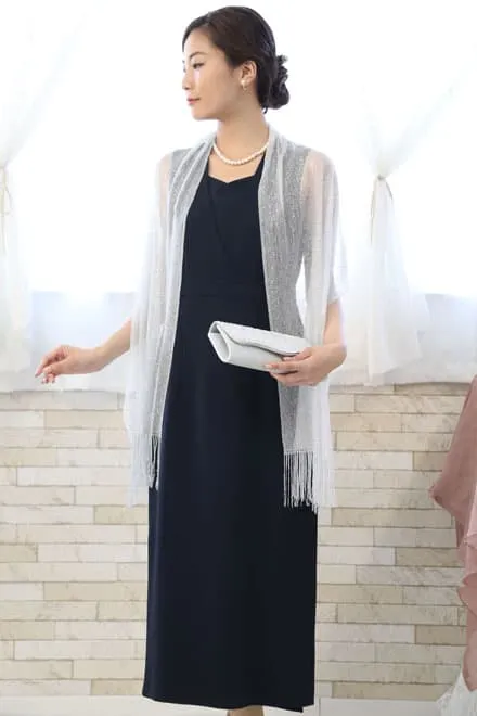 ネイビーのホルターネック風Iラインロングドレス