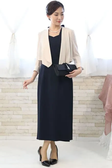 ネイビーのホルターネック風Iラインロングドレス