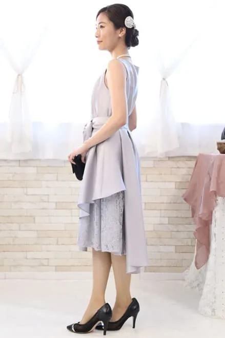 シルバーのポイントレースウエストリボン付きドレス