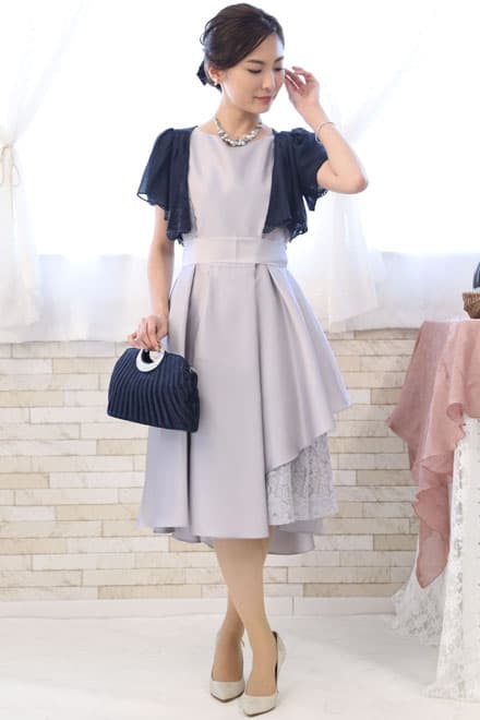 シルバーのポイントレースウエストリボン付きドレス