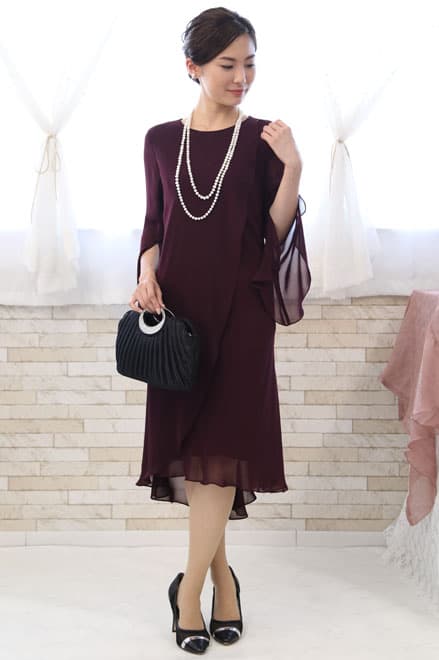 ワインレッドのドレープシフォンドレス