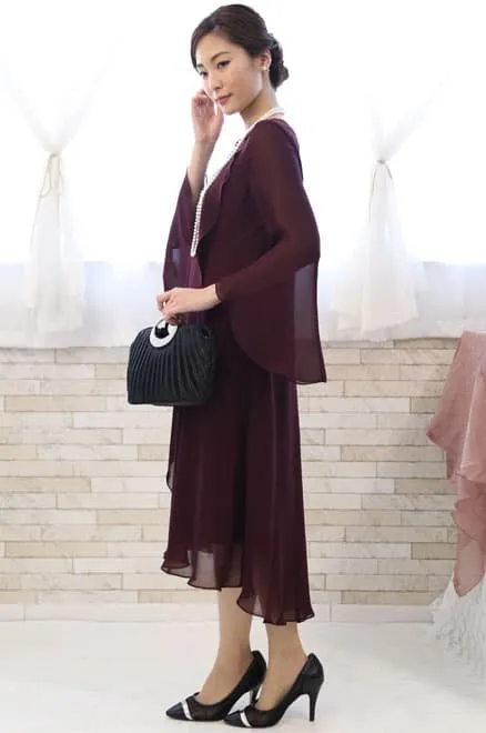 ワインレッドのドレープシフォンドレス