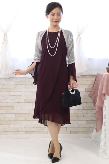 ワインレッドのドレープシフォンドレス