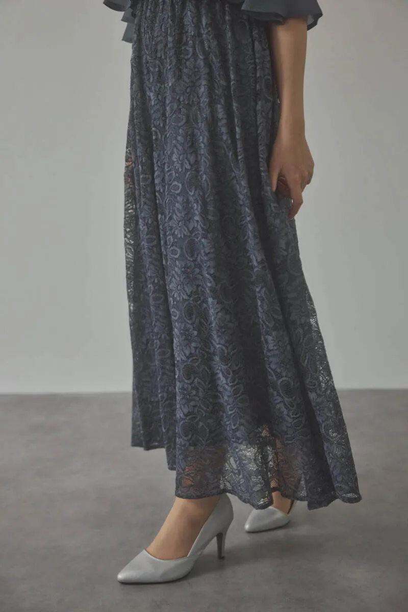 チャコールグレーの授乳口付きレーススカートドレス